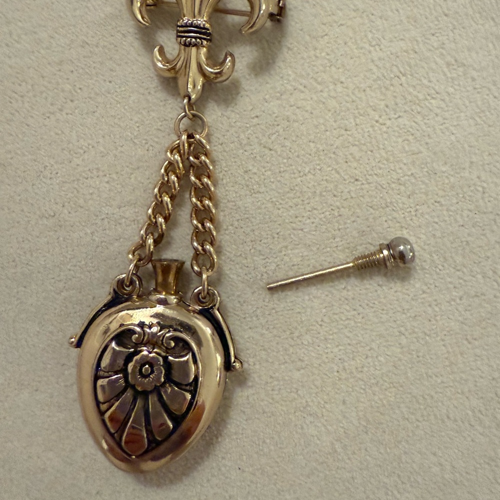 Vintage Fleur-de-lid Perfume flask pin - Picture 4 of 6
